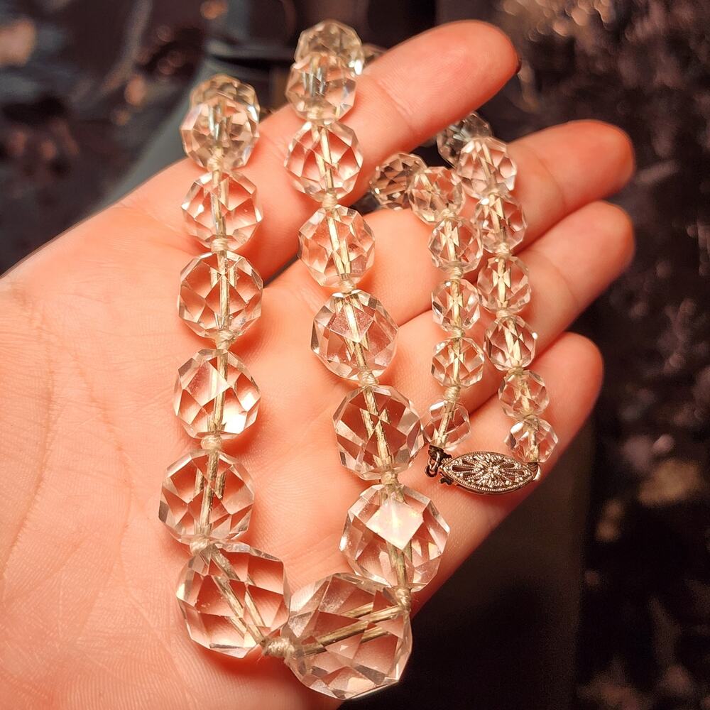 Vtg Faceted Quartz Crystal Graduated Hand Knotted Necklace 14K White Gold Clasp - Picture 9 of 10